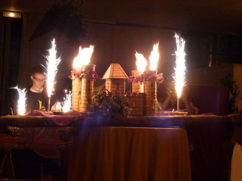 Château enflammé decoration de table